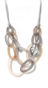 Short necklace in plastic circle Design.